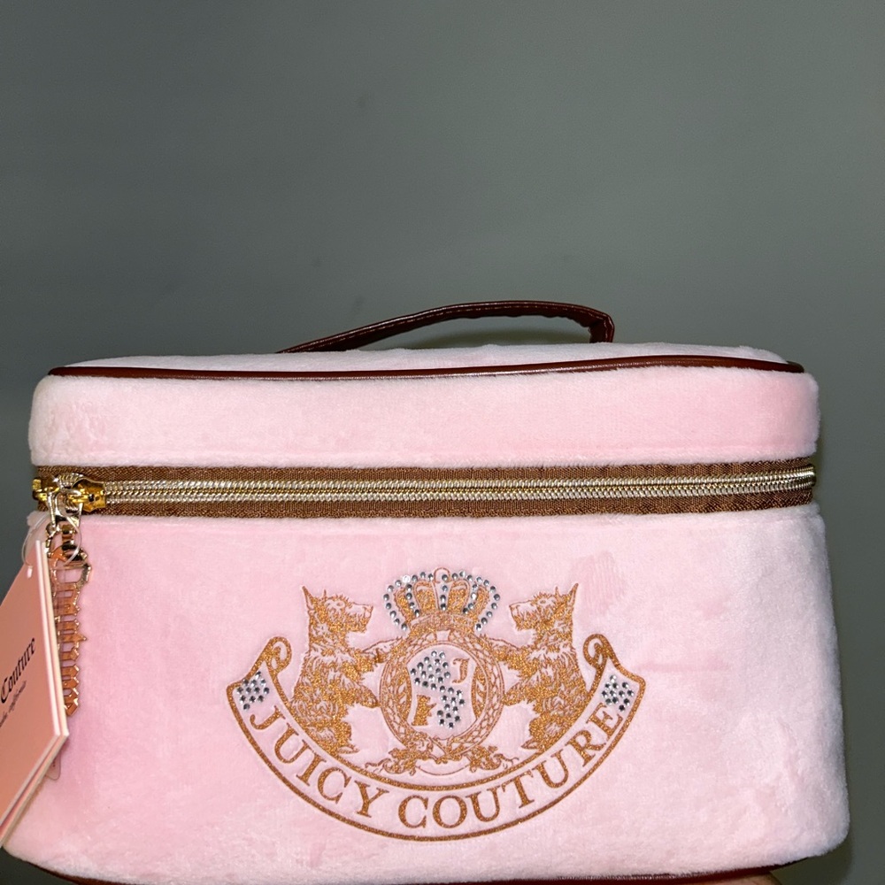 Juicy Couture Plush Pink Makeup Bag - Picture 1 of 3